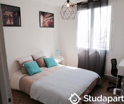 Chambre - 13 m² - 1 pièce