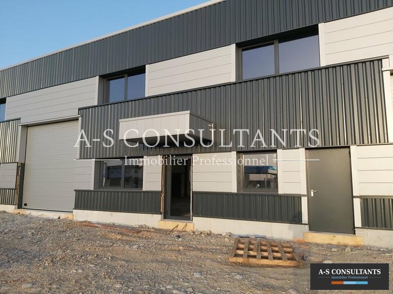 Local d'activité / Entrepôt - 290 m²