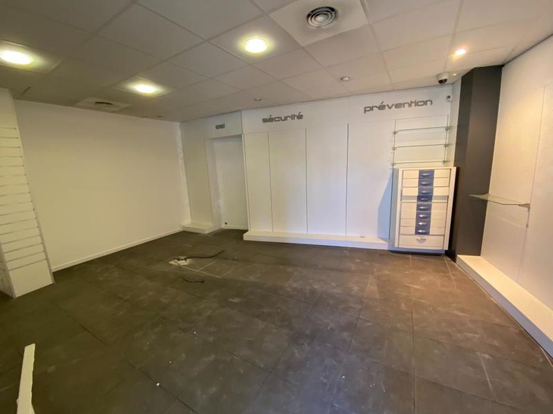Local commercial - 158 m² - 3 pièces