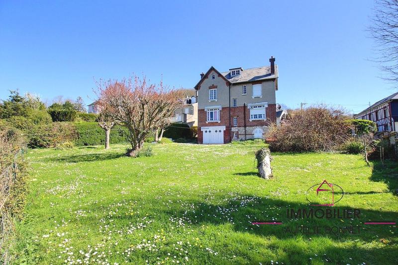 Maison - 182 m² - 8 pièces