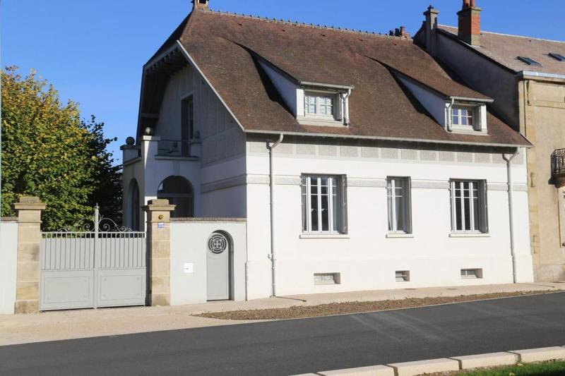 Maison - 200 m² - 7 pièces