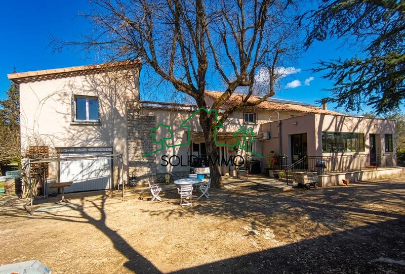 Maison - 186 m² - 12 pièces