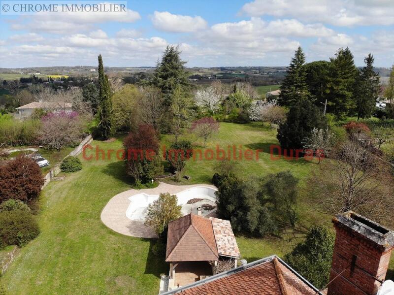 Maison - 528 m² - 12 pièces