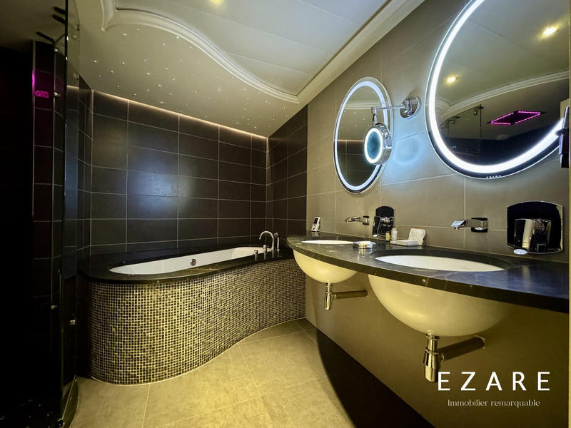 Maison - 380 m² - 11 pièces