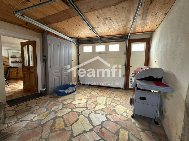 Maison - 181 m² - 7 pièces