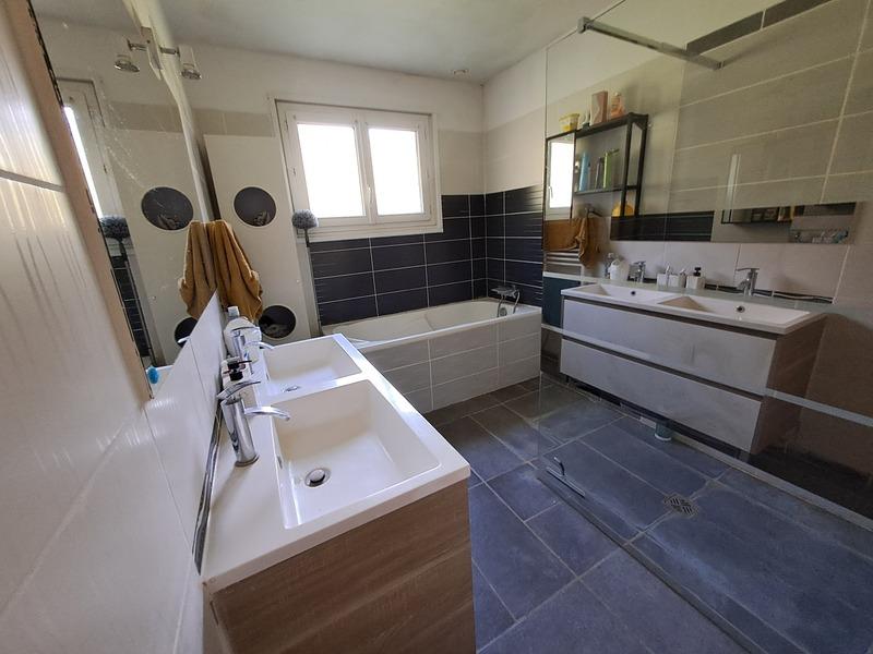 Maison - 170 m² - 7 pièces