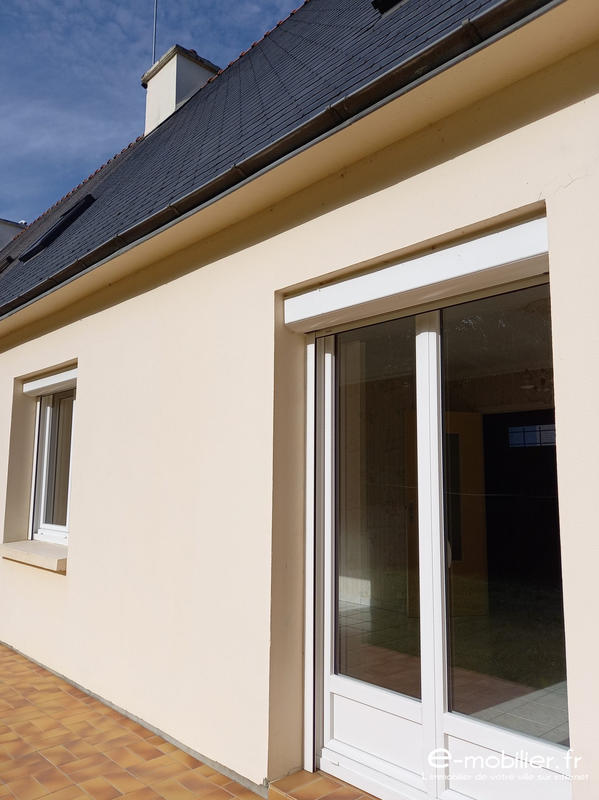 Maison traditionnelle - 90 m² - 4 pièces