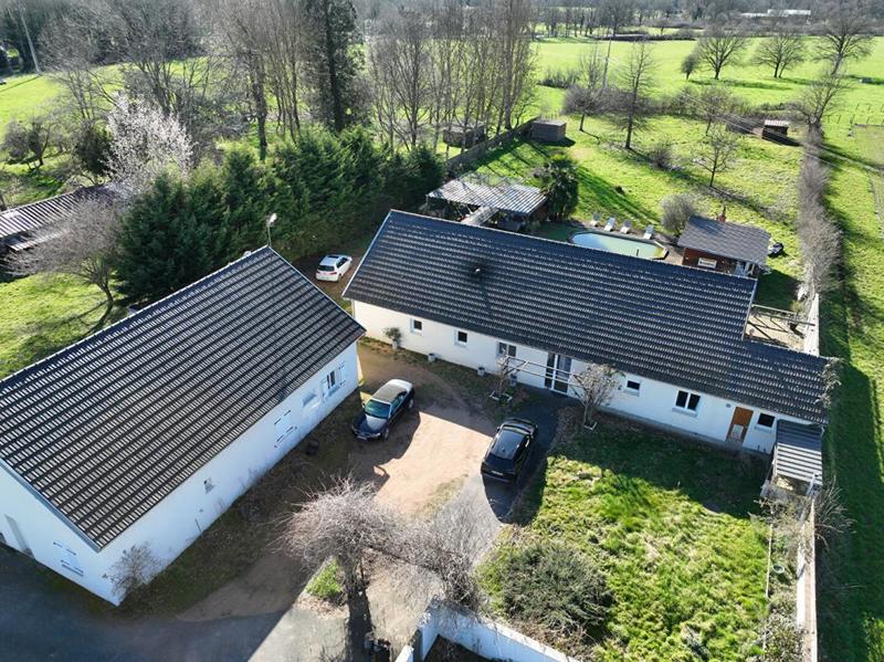 Maison - 340 m² - 11 pièces