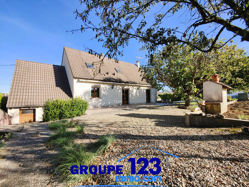 Maison - 182 m² - 9 pièces