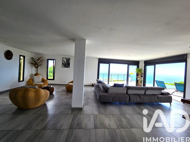 Maison - 422 m² - 12 pièces