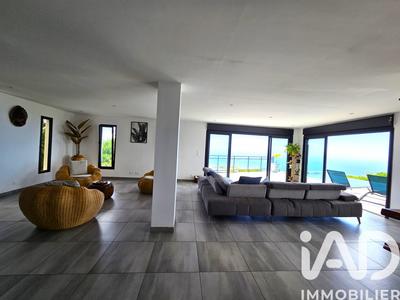 Maison - 422 m² - 12 pièces