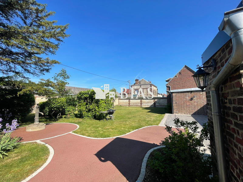 Maison - 236 m² - 7 pièces