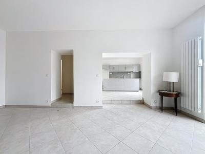 Appartement ancien - 85 m² - 3 pièces