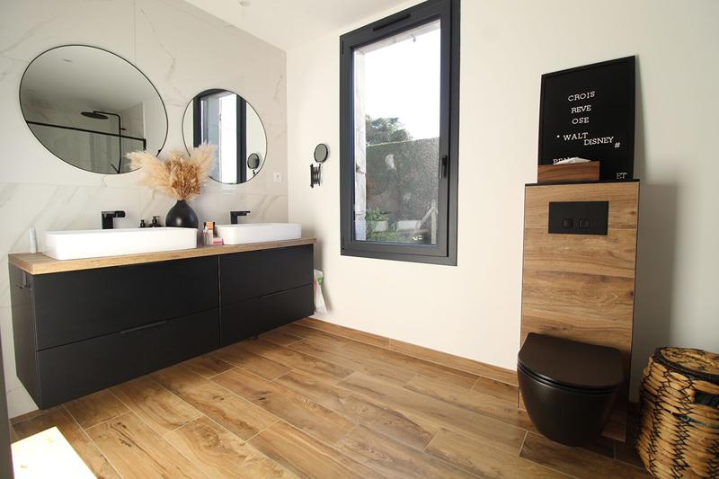 Maison - 220 m² - 5 pièces