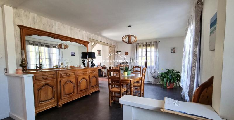 Maison - 137 m² - 7 pièces