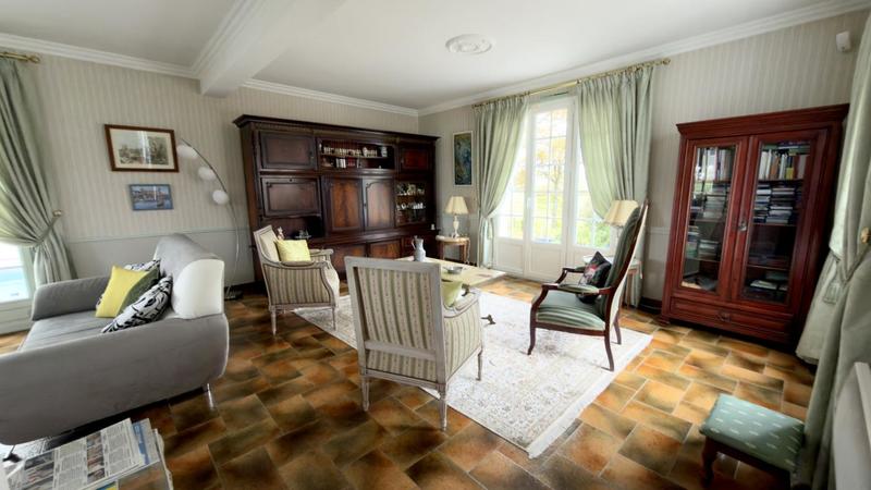 Demeure - 216 m² - 7 pièces