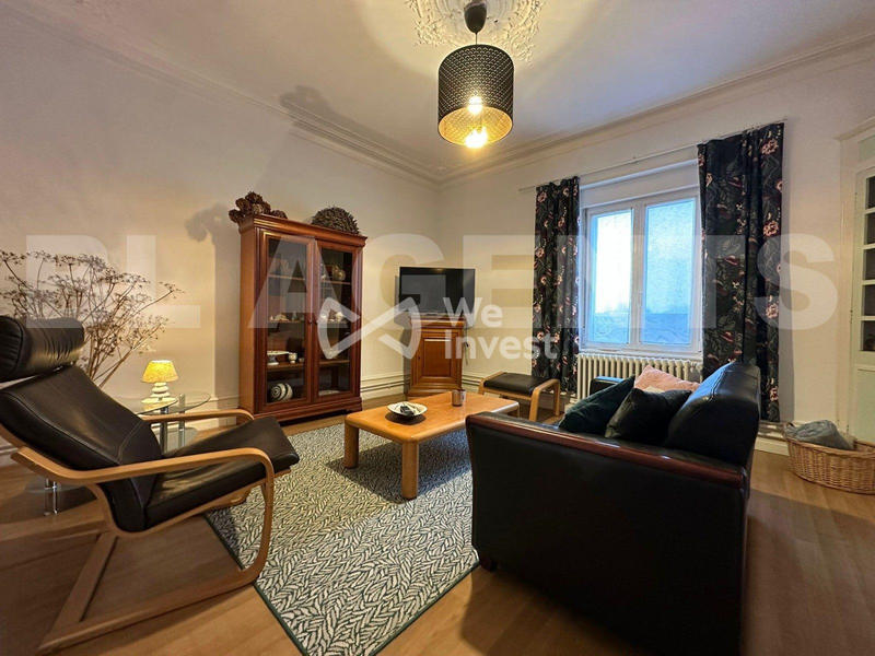 Maison - 247 m² - 10 pièces