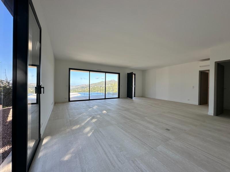 Villa - 137 m² - 4 pièces