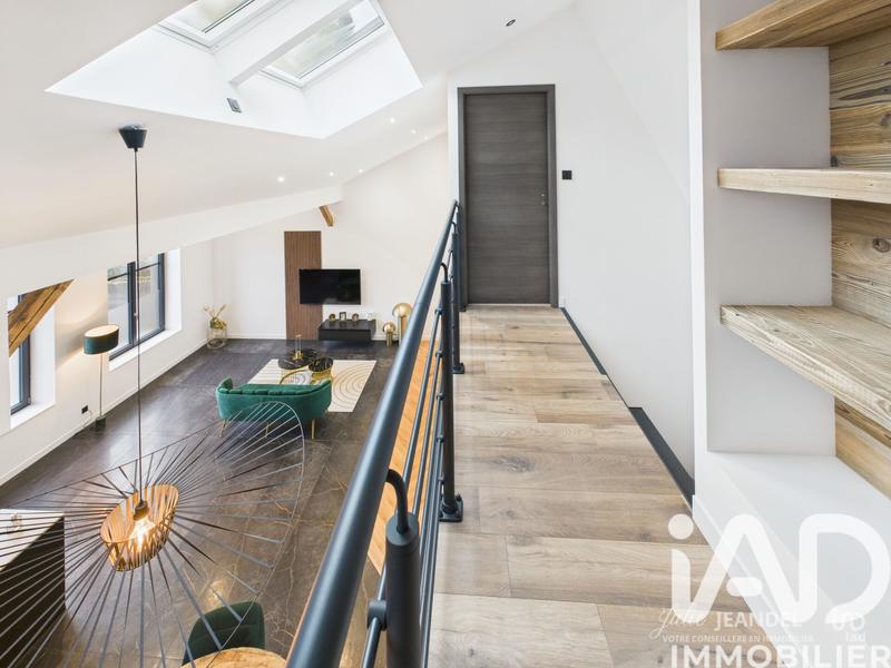 Loft - 111 m² - 5 pièces