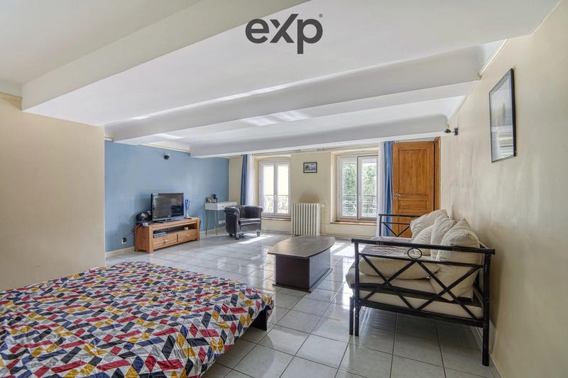 Maison contemporaine - 400 m² - 15 pièces