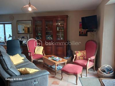 Propriété - 212 m² - 8 pièces