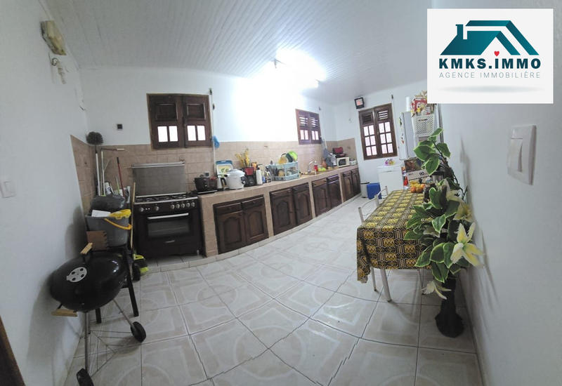 Maison - 217 m² - 8 pièces