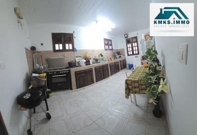 Maison - 217 m² - 8 pièces