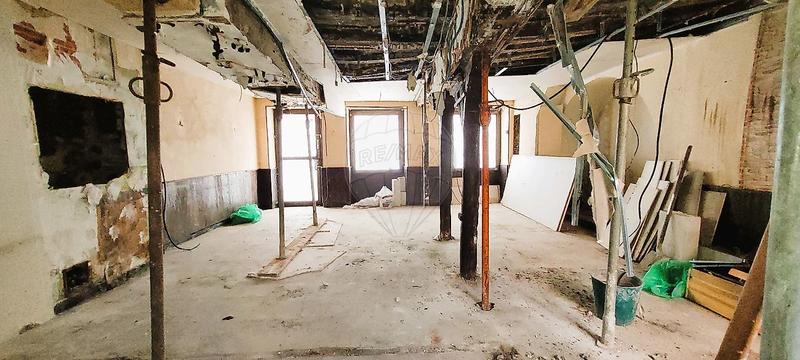 Immeuble - 90 m² - 5 pièces