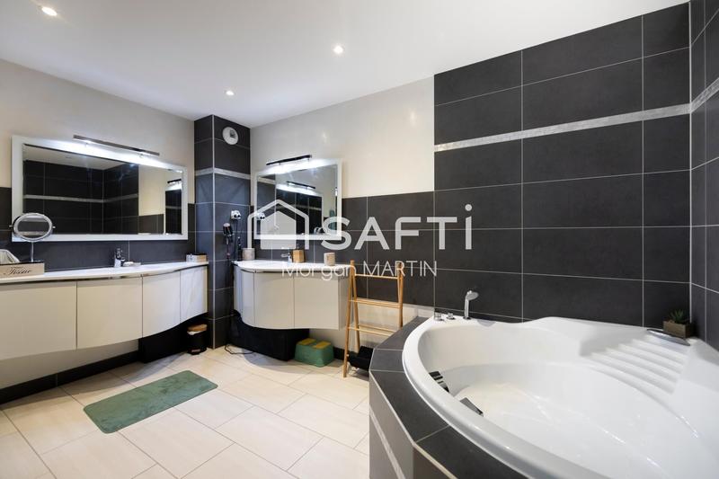 Appartement - 137 m² - 4 pièces