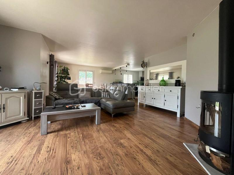 Maison - 200 m² - 8 pièces