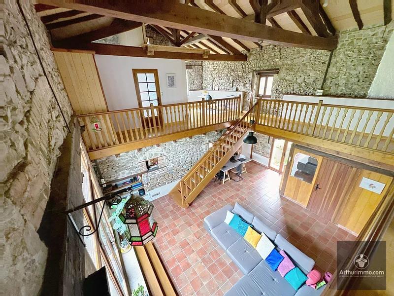 Maison - 340 m² - 8 pièces