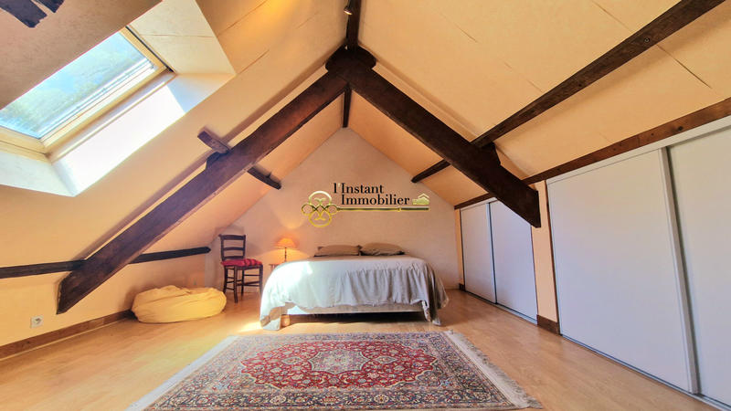 Demeure - 256 m² - 13 pièces