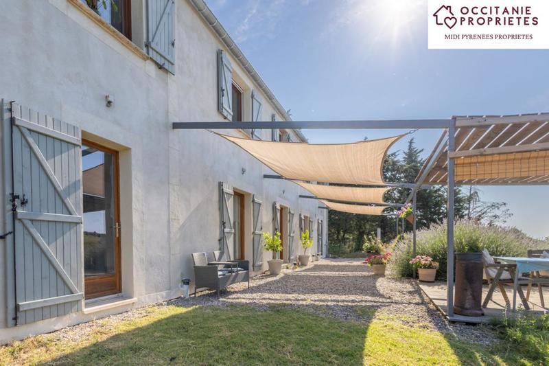 Maison - 258 m² - 9 pièces