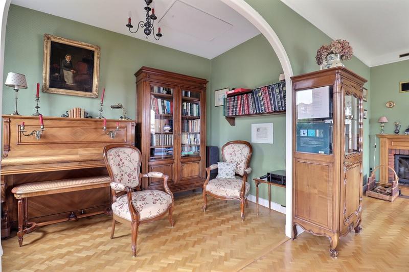 Maison traditionnelle - 140 m² - 7 pièces