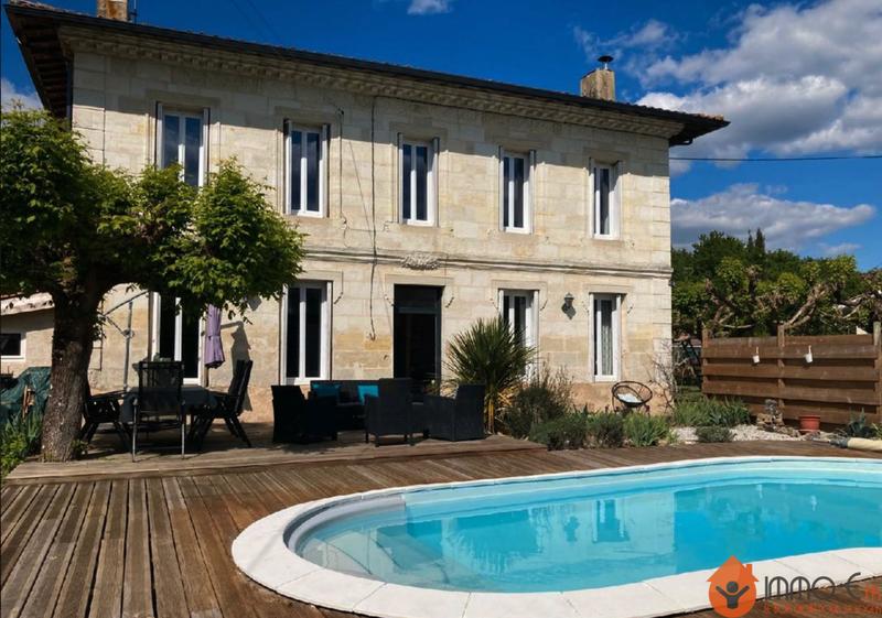 Maison - 180 m² - 7 pièces