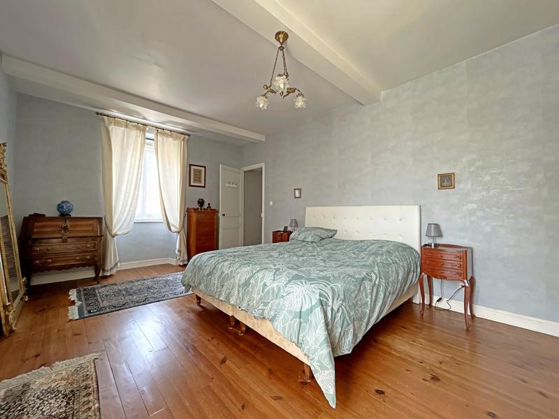 Maison - 191 m² - 7 pièces