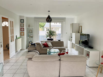 Maison - 137 m² - 6 pièces