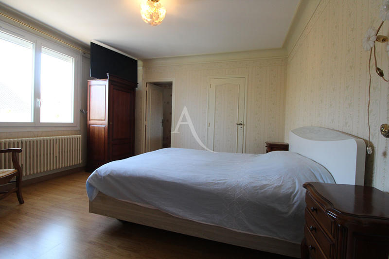 Maison - 430 m² - 7 pièces