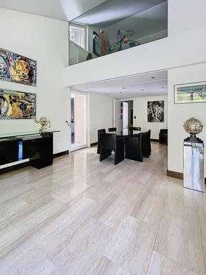 Maison - 345 m² - 15 pièces