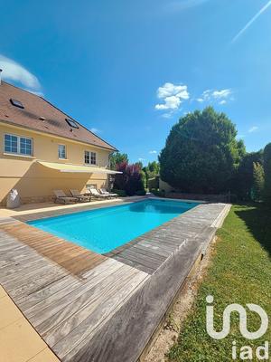 Maison - 196 m² - 7 pièces