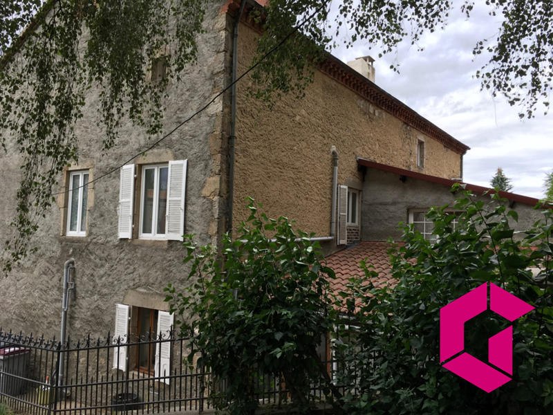 Maison - 300 m² - 16 pièces