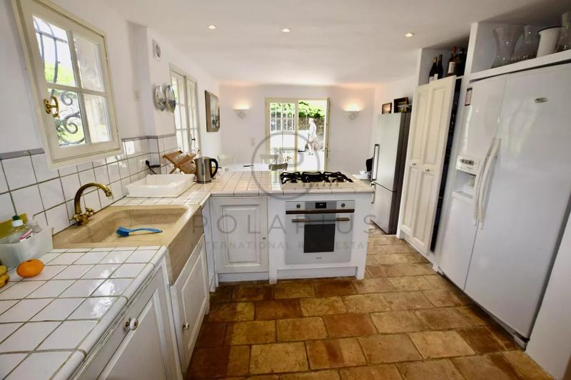 Villa - 240 m² - 6 pièces