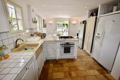 Villa - 240 m² - 6 pièces