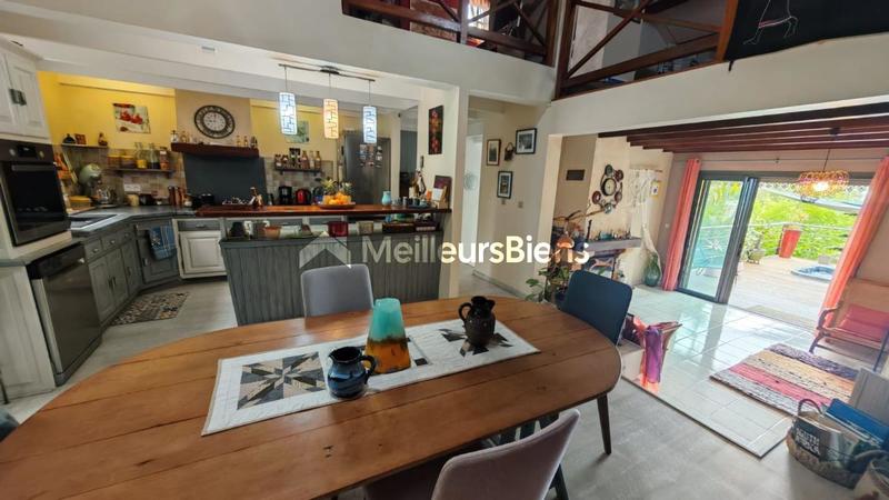 Maison - 167 m² - 6 pièces