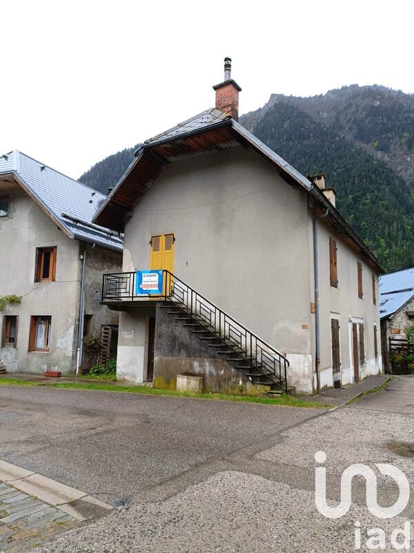 Maison - 151 m² - 8 pièces