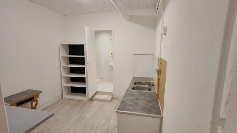 Local commercial - 97 m² - 3 pièces