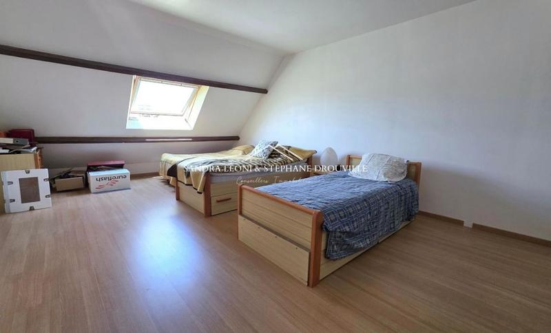 Maison - 189 m² - 8 pièces