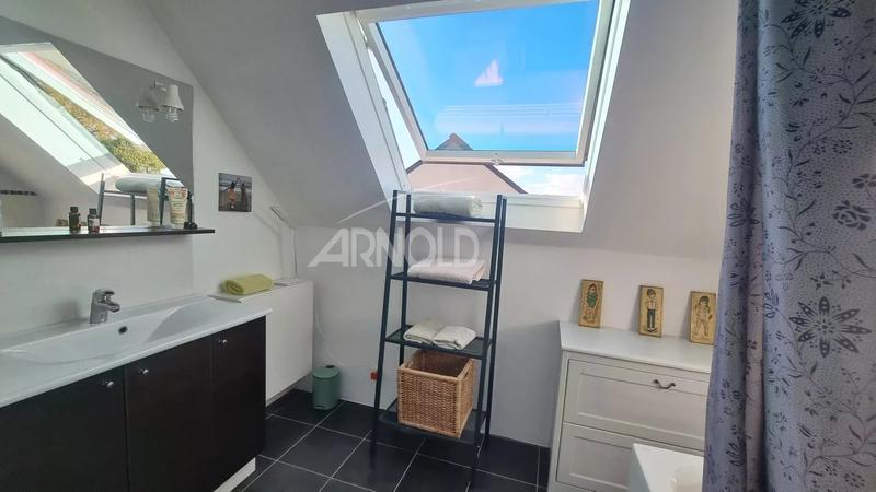 Maison - 99 m² - 5 pièces