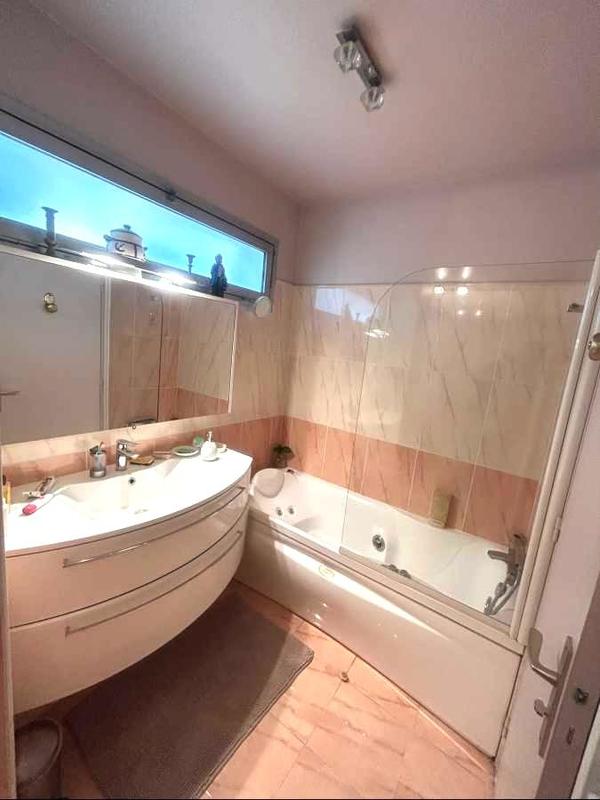 Appartement - 124 m² - 6 pièces