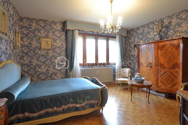 Propriété - 282 m² - 7 pièces